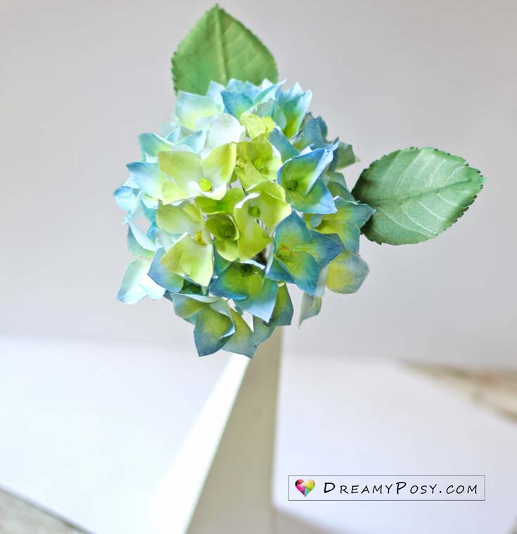 Free template and tutorial to make Hydrangea paper flower , paper flowers, flower making, free tutorial, free template