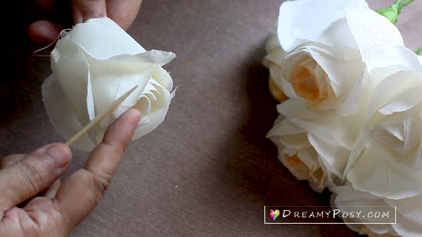 Quick way to make a paper rose, #paperrose step by step tutorial, how to make paper flower, toilet paper crafts #paperflower #flowermaking #flowertutorial